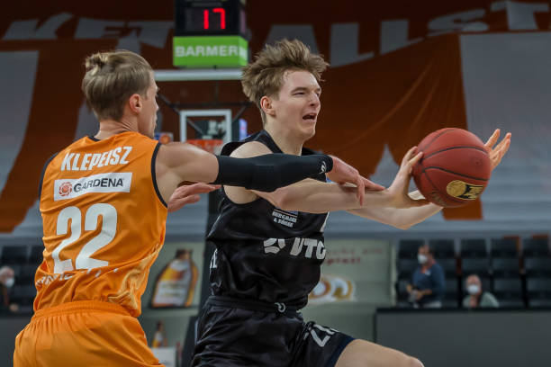 裁判会暂停 裁判会暂停