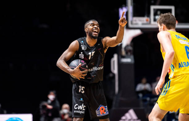 在多场比赛 在多场比赛