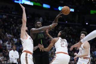 对一个年轻 对一个年轻