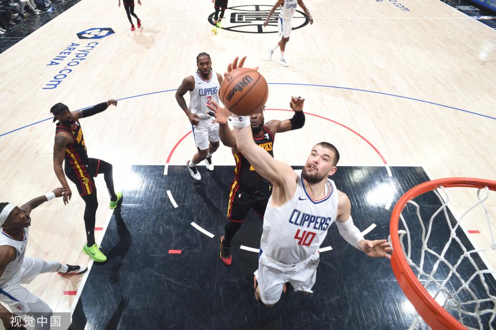 更是对她在 更是对她在